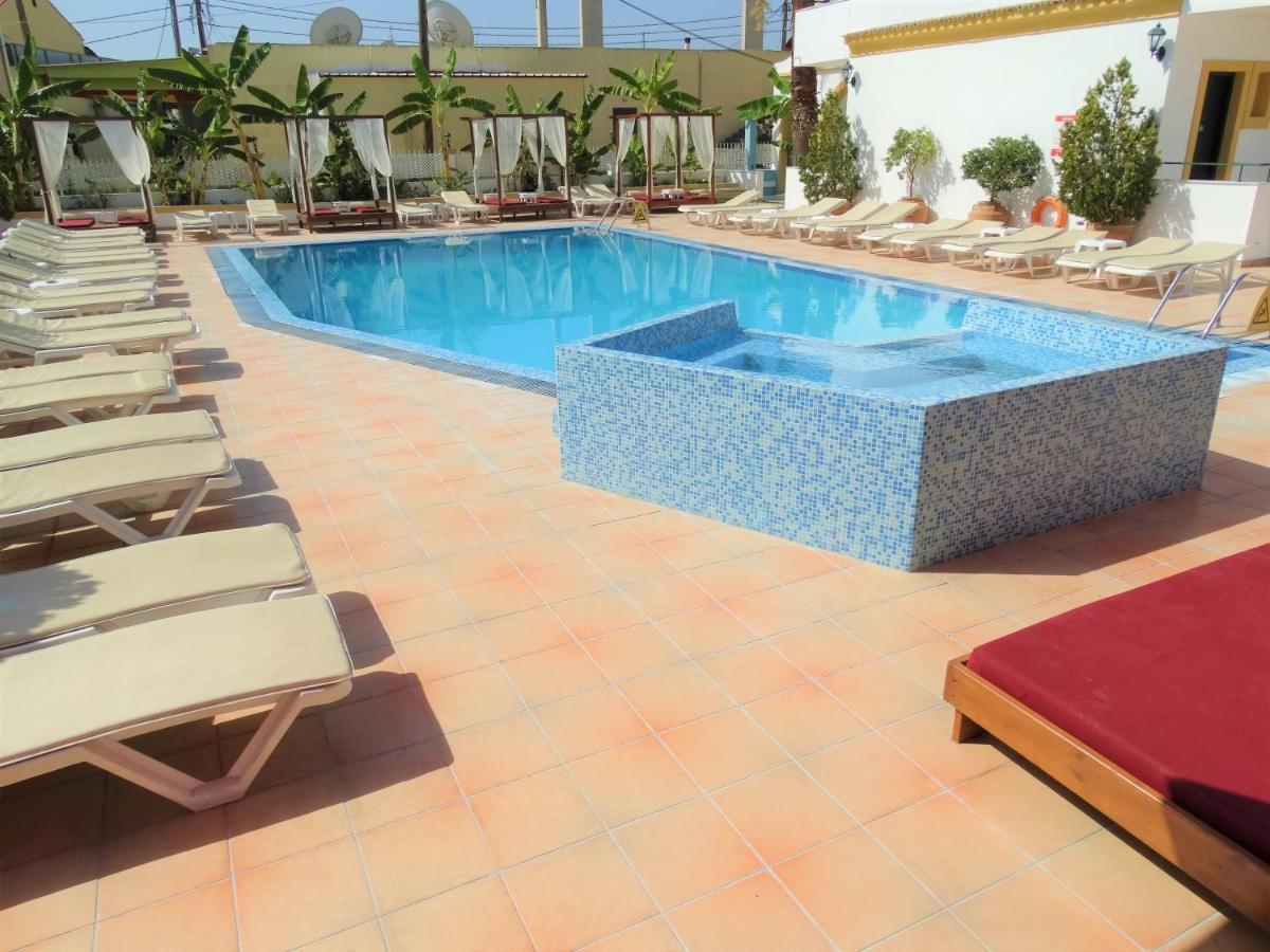 Oasis Beach Club กาวอส ภายนอก รูปภาพ